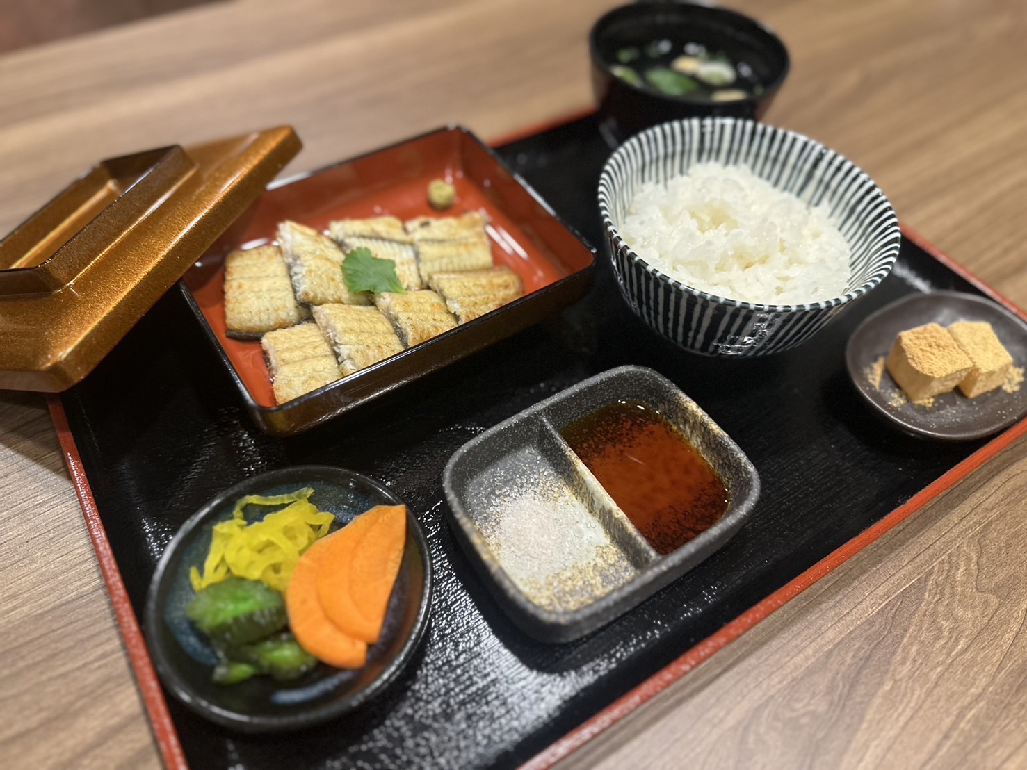 鰻の白焼き定食